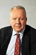 Billy Beaumont CBE